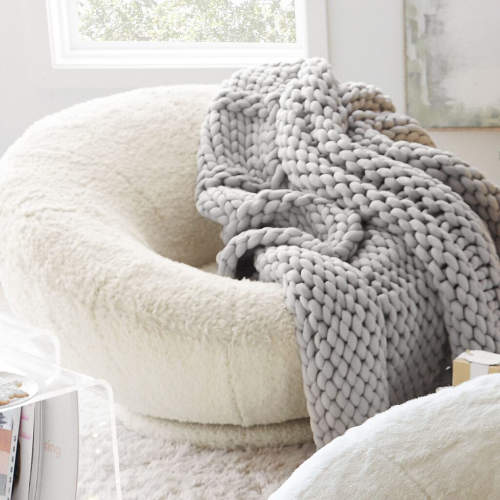 Chunky throw blanket